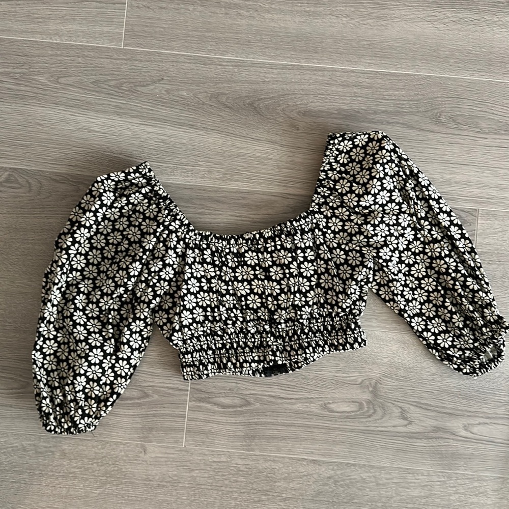 Boutique Balloon Sleeve Top